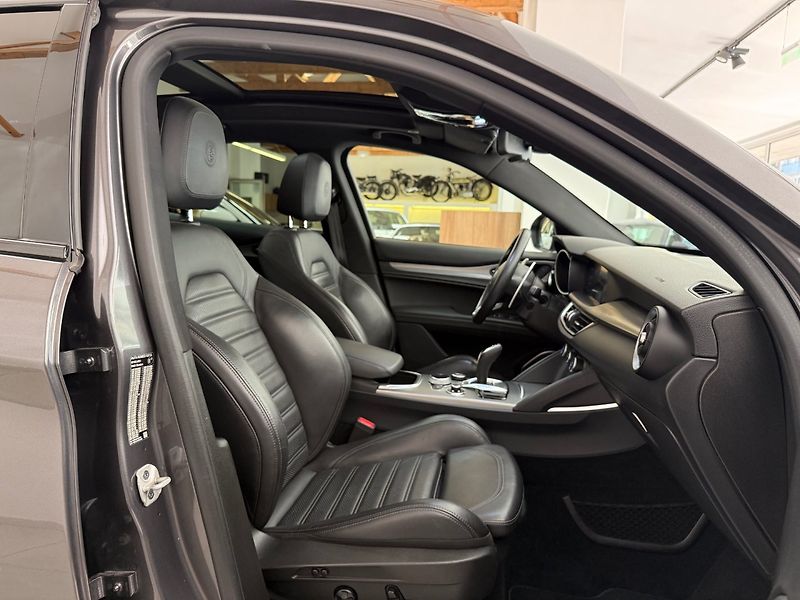 Alfa Romeo Stelvio (2021) 2.2 210 HP Veloce 8AT Q4 - fotka 10 z 30
