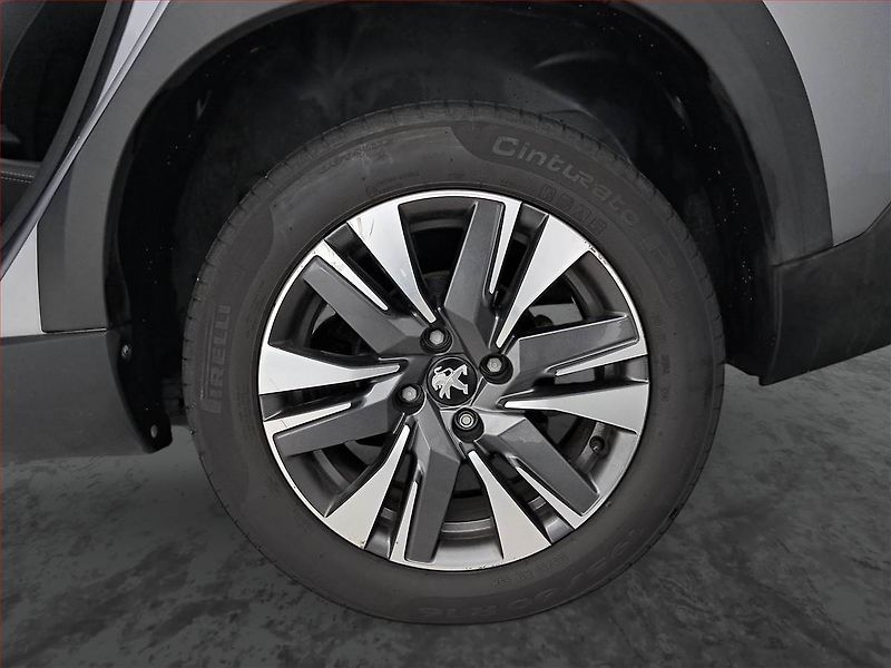 Peugeot 2008 (2016) Allure 1.2 PureTech, Automat - fotka 15 z 18