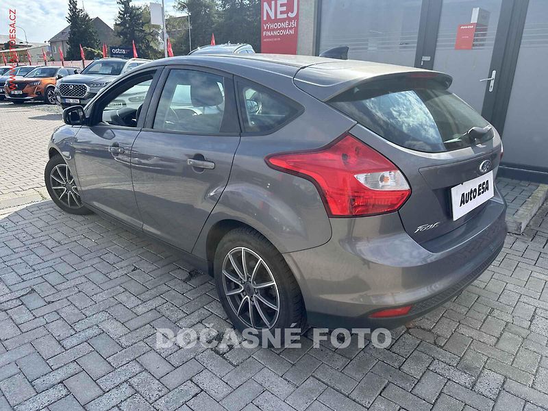 Ford Focus (2012) 1.0 EB, ČR - fotka 2 z 3