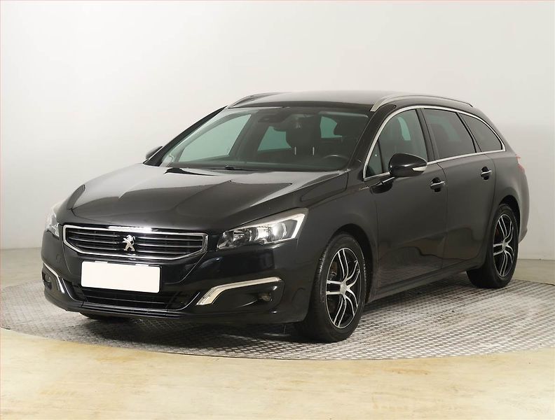 Peugeot 508 (2014) Allure 2.0 HDi, Navi, Tempomat - fotka 2 z 23
