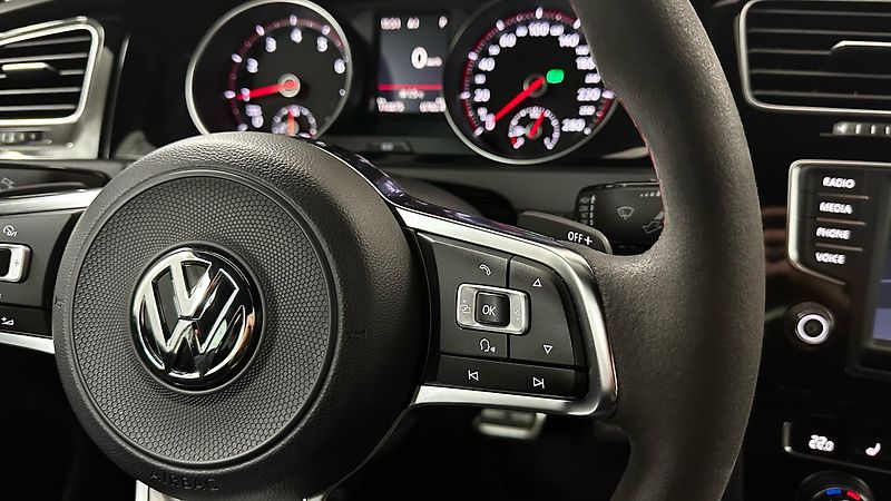 Volkswagen Golf RECARO / REMUS / TOP STAV - fotka 38 z 43