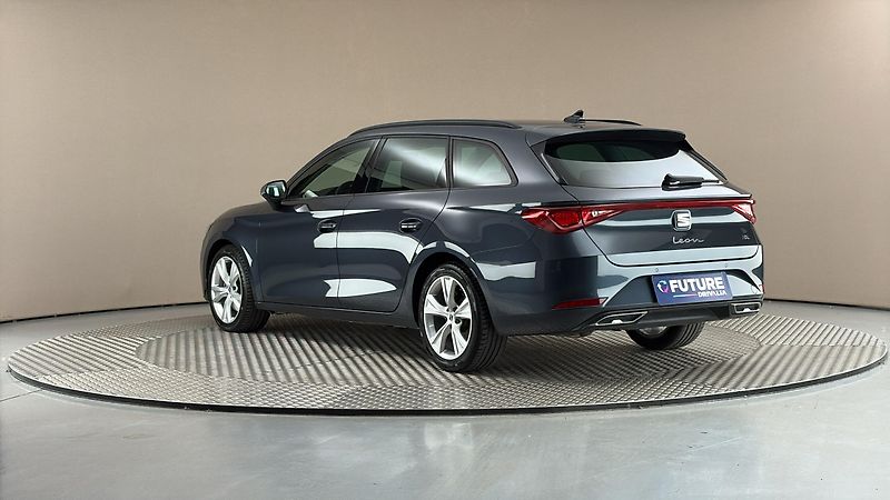 Seat Leon 2.0 TDI DSG FR Sportstourer - fotka 2 z 27
