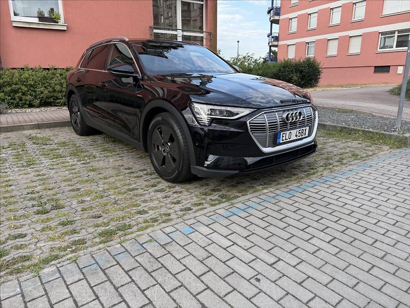Audi e-tron 50 quattro, 59tis. km - fotka 2 z 19