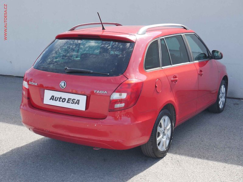 Škoda Fabia (2013) 1.2TSi, ČR, AC - fotka 4 z 14