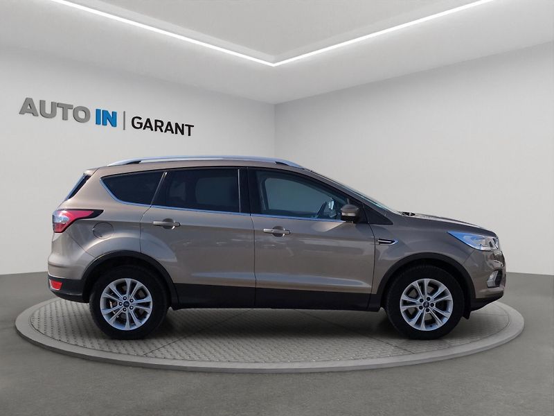 Ford Kuga (2019) 2.0 TDCi 110kW, 4x4, ČR, Serv. - fotka 4 z 28