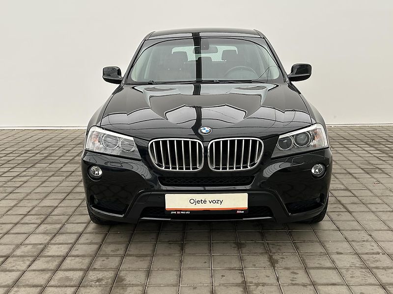 BMW X3 3.0 i 4x4 XDRIVE - fotka 2 z 23