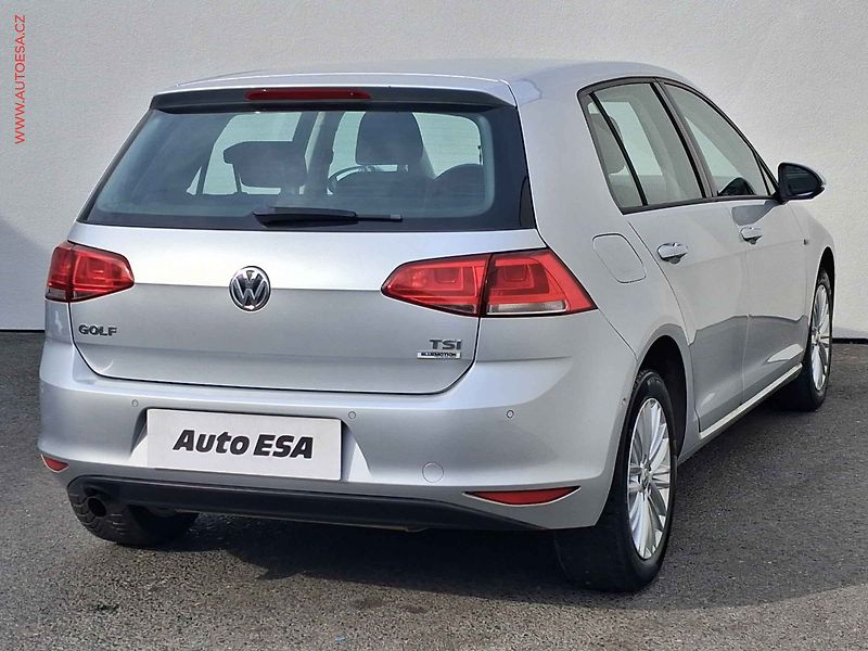 Volkswagen Golf (2014) 1.2 TSi, CUP - fotka 4 z 16