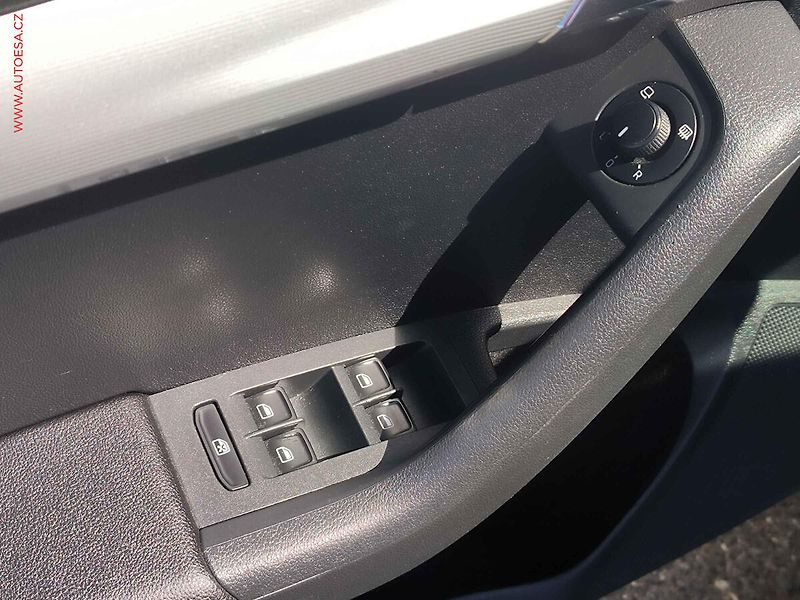 Škoda Octavia (2014) 2.0TDI, Elegance - fotka 17 z 20