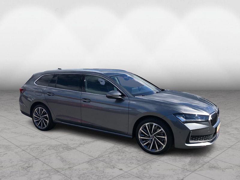 Škoda Superb combi L&K iV - fotka 6 z 30