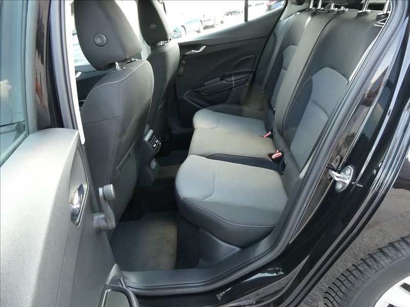 Škoda Fabia 1,0 TSi 70kW závěs,tempomat - fotka 23 z 38