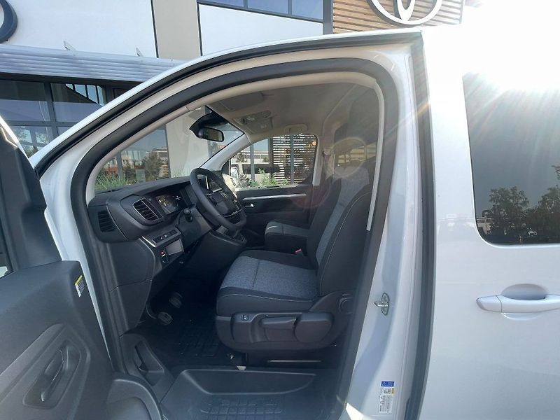 Toyota ProAce Verso 2.2D 150HP M/T L2 Family - fotka 14 z 31