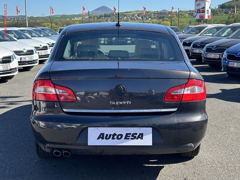 Škoda Superb (2009) 2.0 TDi, DSG, navi, xenon - fotka 5 z 17