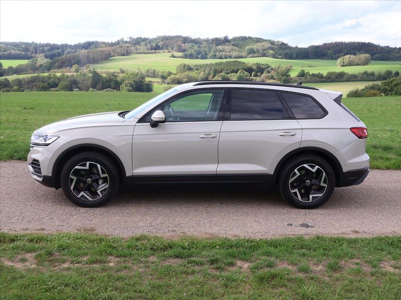 Volkswagen Touareg 3,0 TDI 170kW Limited Tiptroni - fotka 4 z 38