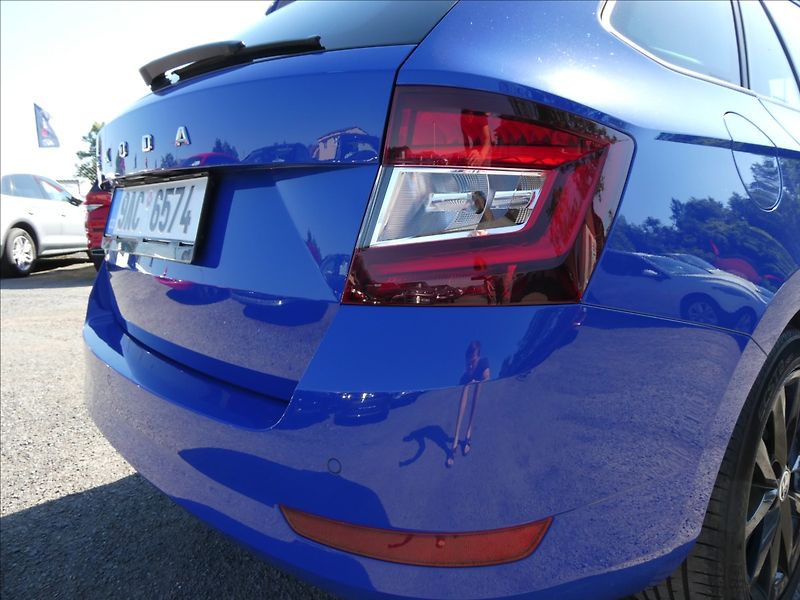 Škoda Fabia 1,0 TSi 70kW STYLE,2x kola,ČR - fotka 10 z 42
