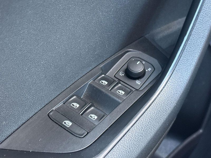Škoda Karoq (2022) 2.0 TDI 4x4 DSG Sportline - fotka 18 z 33