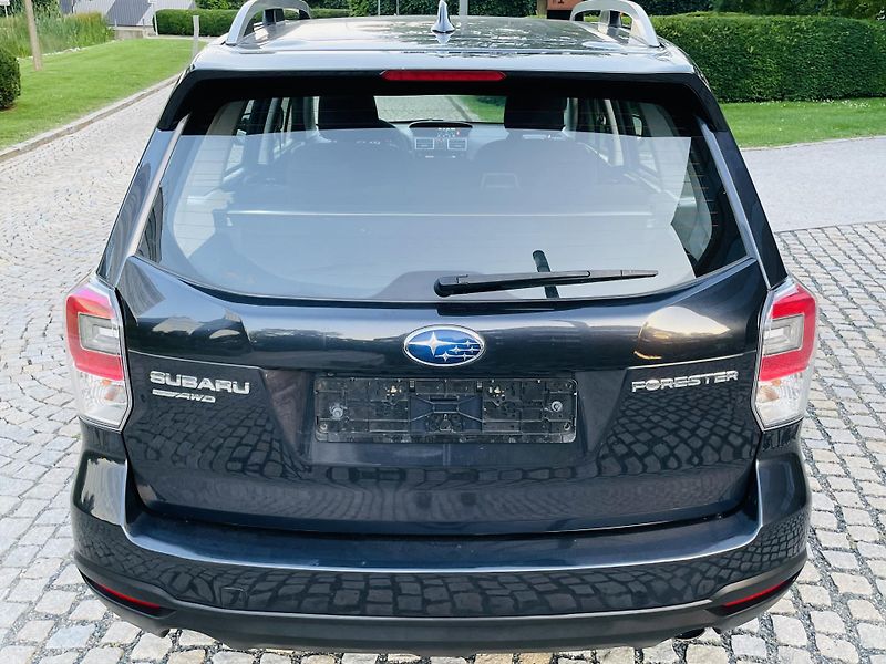 Subaru Forester 2.0i 4x4 AUT KAMERA VÝHŘEV LED - fotka 15 z 42