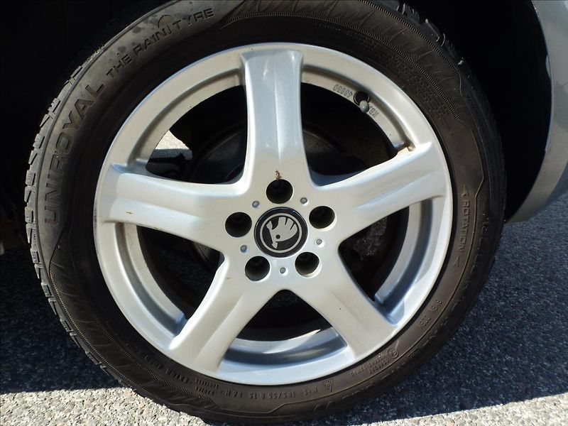 Škoda Roomster 1,9 TDI -  BEZ KOROZE !!!!!!! - fotka 43 z 54