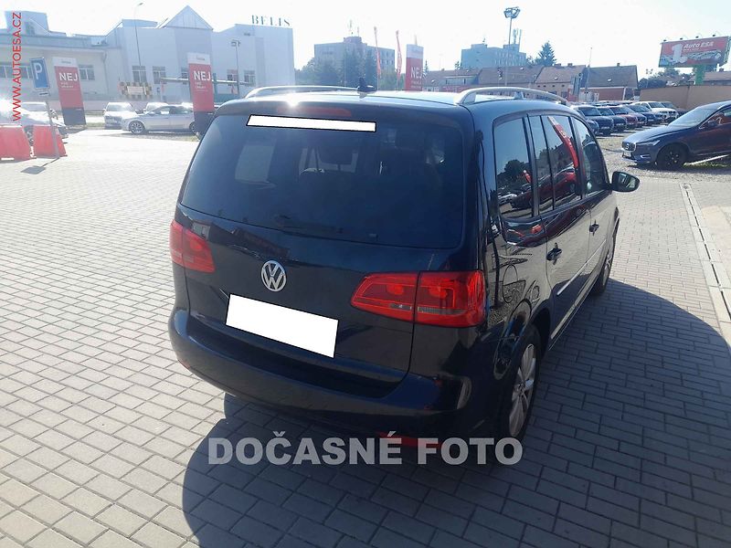 Volkswagen Touran (2014) 2.0 TDi, AT, STK4/28 - fotka 2 z 3