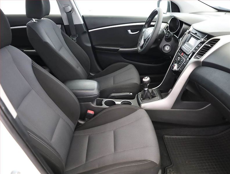 Hyundai i30 (2012) 1.6 GDI, Serv.kniha, Tempomat - fotka 7 z 14