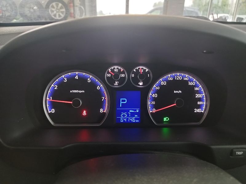 Hyundai i30 (2011) 1,6I,93KW,AUTOMAT,ALU,naj.63t - fotka 25 z 27