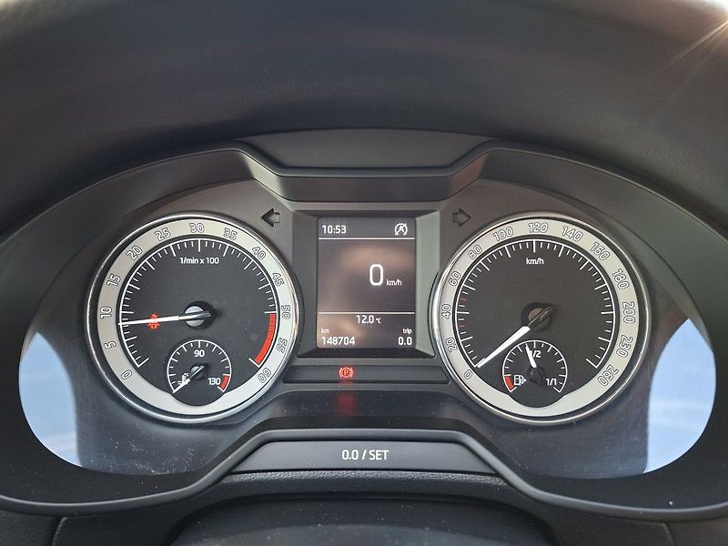 Škoda Octavia COMBI 2,0 TDI 150k M6 - fotka 16 z 25