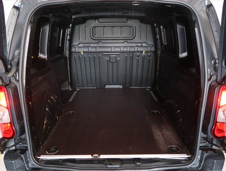 Opel Combo (2020) 1.5 CDTI, 3Místa, DPH - fotka 13 z 17