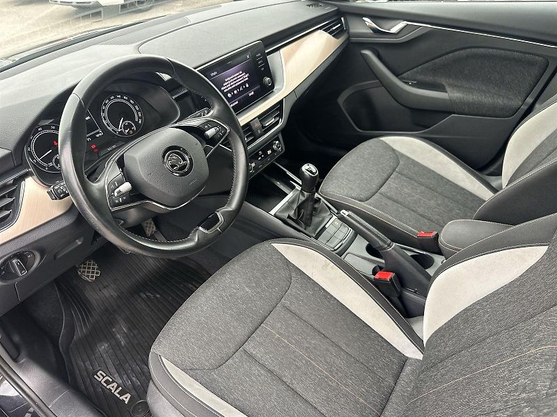 Škoda Scala (2023) 1.5 TSI Style - fotka 6 z 30
