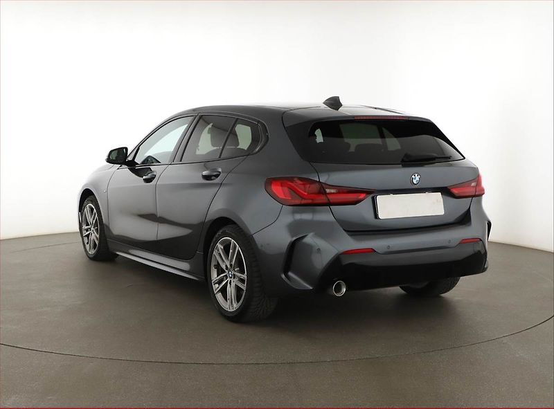 BMW Řada 1 (2021) M Sport 116d - fotka 4 z 21