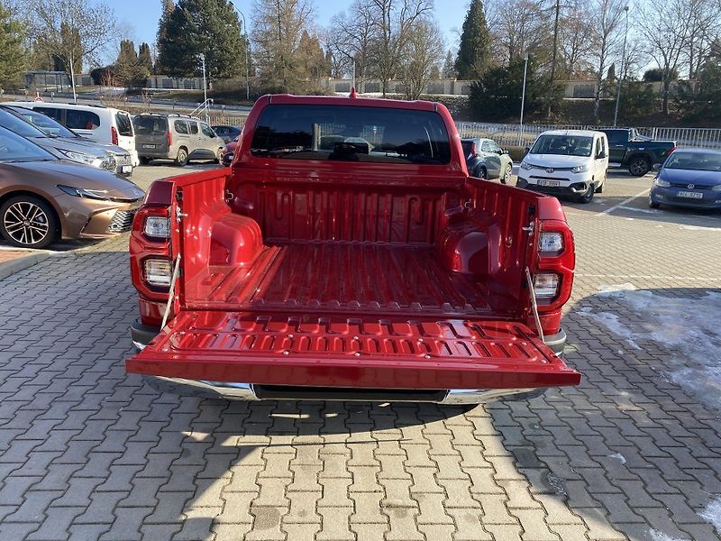 Toyota Hilux 2,8 Diesel 6AT Executive - fotka 7 z 24