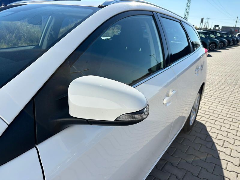 Toyota Auris 1.6 Valvematic Active - fotka 24 z 25