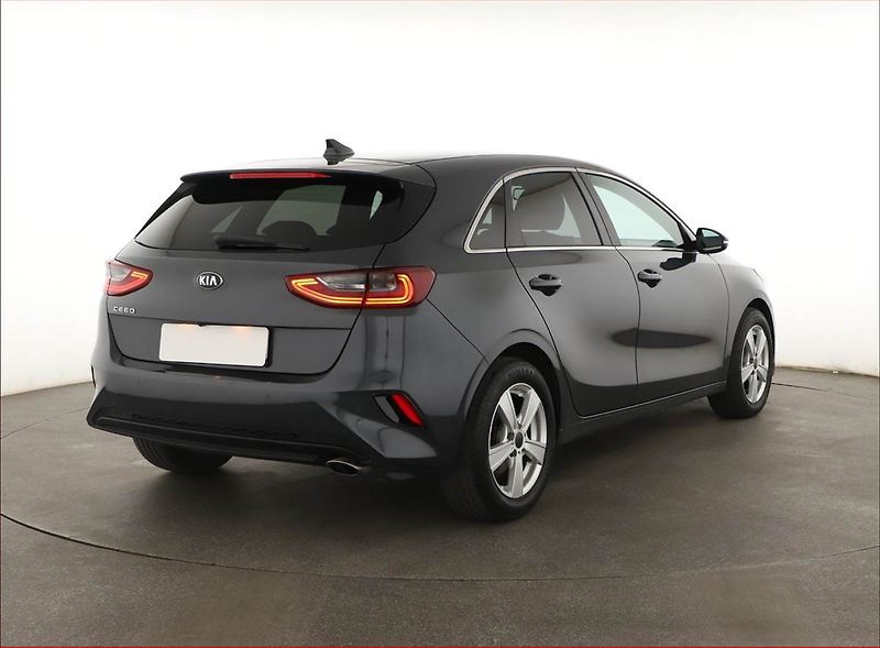 Kia Ceed (2018) 1.0 T-GDI, Navi, Tempomat - fotka 5 z 18