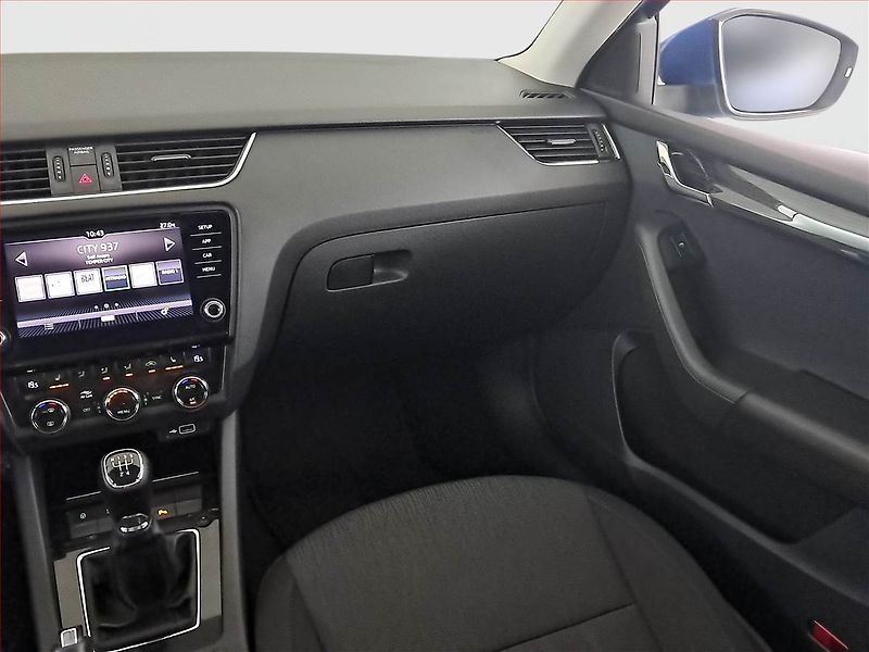 Škoda Octavia (2020) 1.6 TDI, Tempomat - fotka 8 z 20