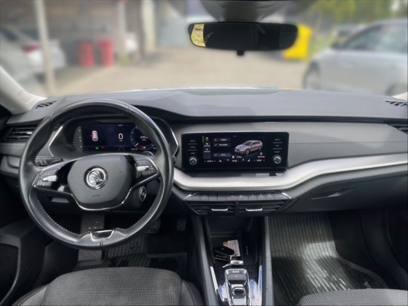 Škoda Octavia 2,0 TDI Ambition 4x4 DSG - fotka 9 z 11