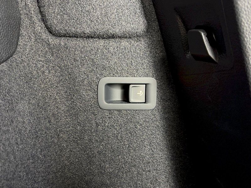 Škoda Karoq (2025) DSG 2.0TDI 110kW Selection Tou - fotka 33 z 34