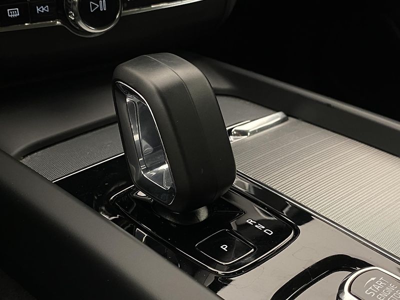 Volvo XC60 B5 AWD CORE AUT CZ - fotka 27 z 54