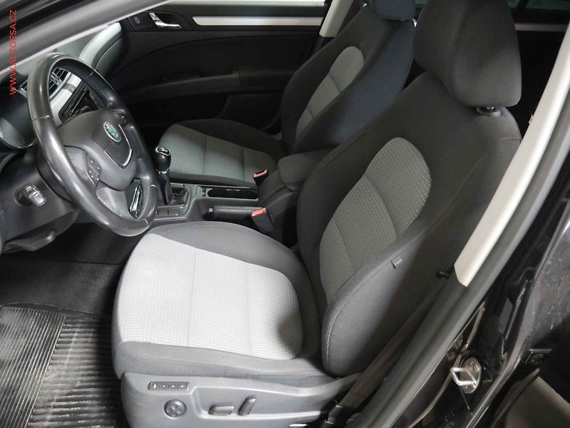 Škoda Superb (2013) 2.0 TDI, ČR, STK6/28 - fotka 9 z 26