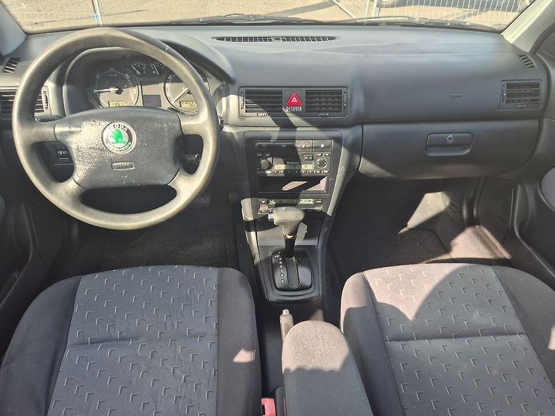 Škoda Octavia (2002) 1.9TDi 66Kw AUTOMAT - fotka 12 z 22