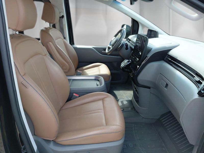 Hyundai Staria (2024) 2.2D 4x4 DCT LUXURY BRASS PANO - fotka 23 z 29