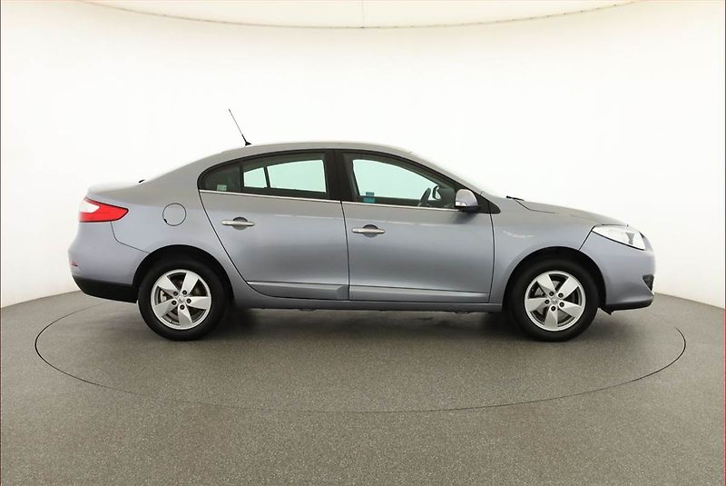 Renault Fluence (2010) 1.6 16V, po STK, dobrý stav - fotka 6 z 14