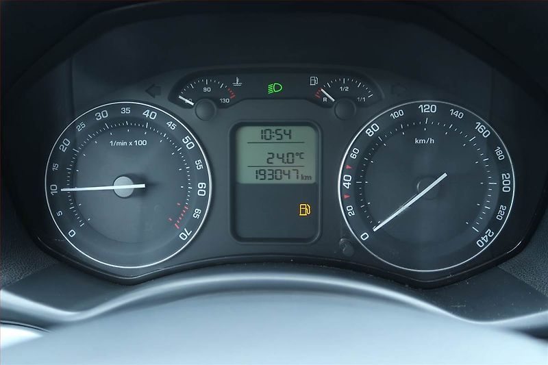 Škoda Octavia (2004) 1.6, Serv.kniha, nová STK - fotka 11 z 14