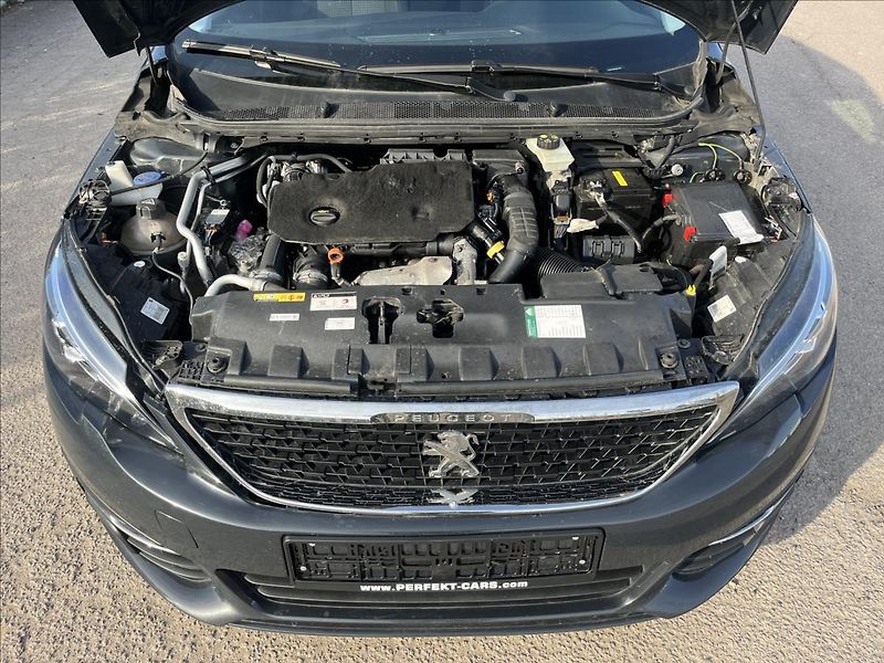 Peugeot 308 1,5 HDi STYLE KLIMA TAŽNÉ ALU - fotka 29 z 40