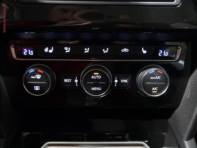 Volkswagen Passat (2015) 2.0Bi-TDi 4x4, ČR, DSG, LED - fotka 16 z 18