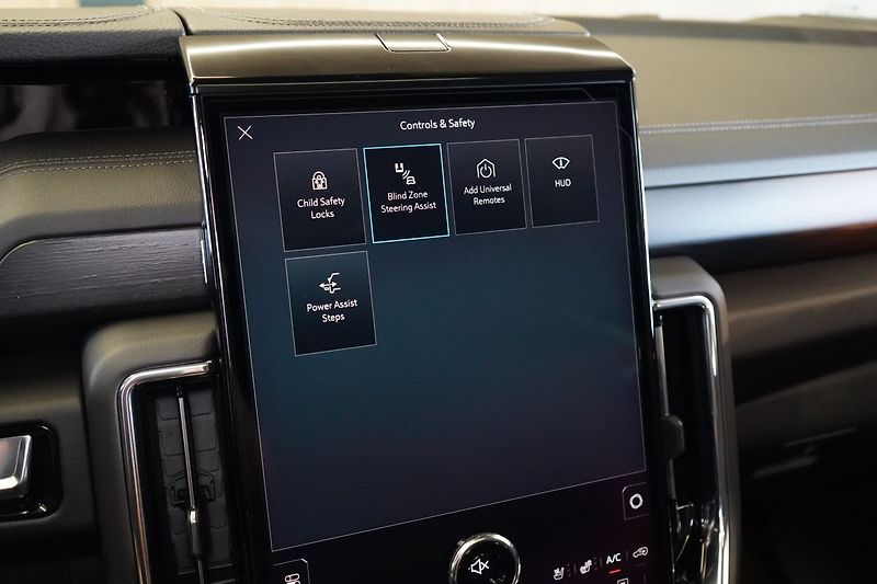 GMC Yukon (2026) Denali 6.2 V8 - fotka 40 z 59