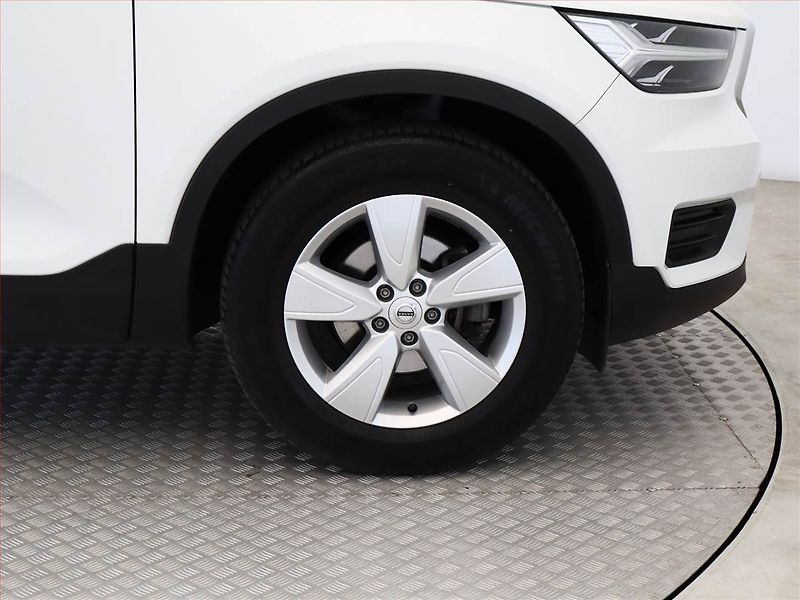 Volvo XC40 (2022) T2 - fotka 12 z 15