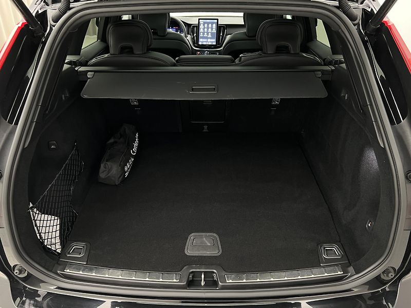 Volvo XC60 T6 AWD BLACK EDITION RESKIN - fotka 5 z 50