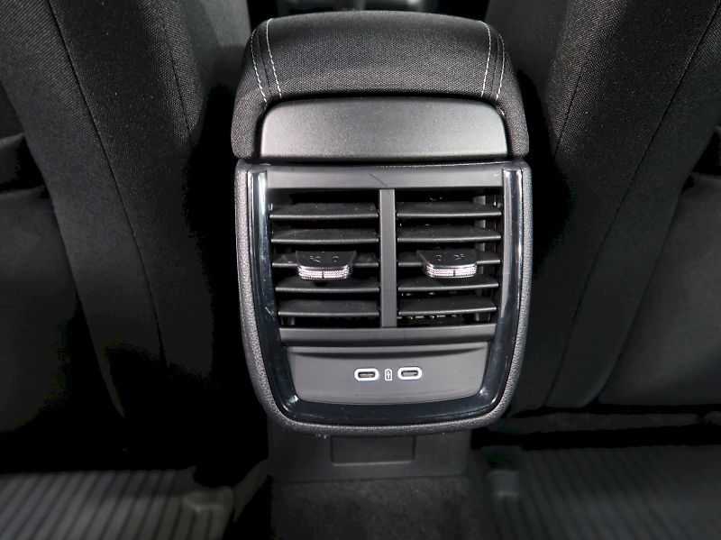 Škoda Kamiq (2023) AMBITION 1.0TSI 81KW TAŽNÉ - fotka 35 z 36