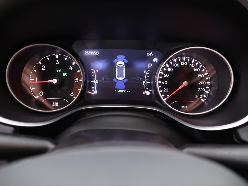 Jeep Compass 2,0 CRDI 125kW Aut 4WD Limited - fotka 18 z 31