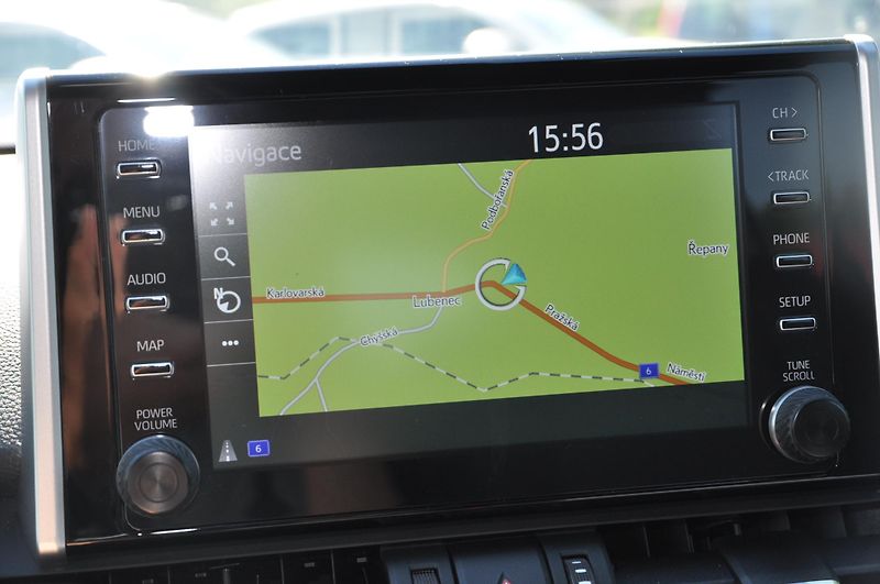 Toyota RAV4 2.5 Hybrid 131kW 4x4 Kůže - fotka 13 z 21