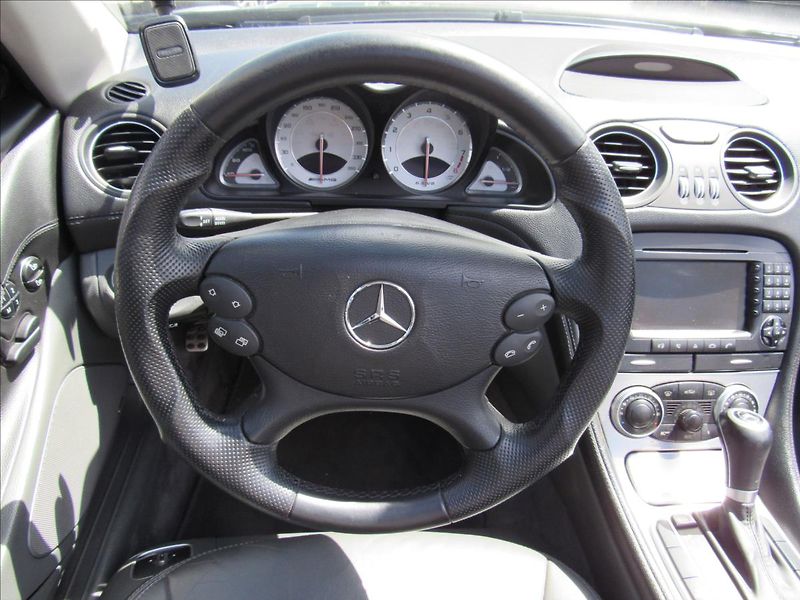 Mercedes-Benz SL 5,5 550 V8 285kw Cabrio - fotka 11 z 44