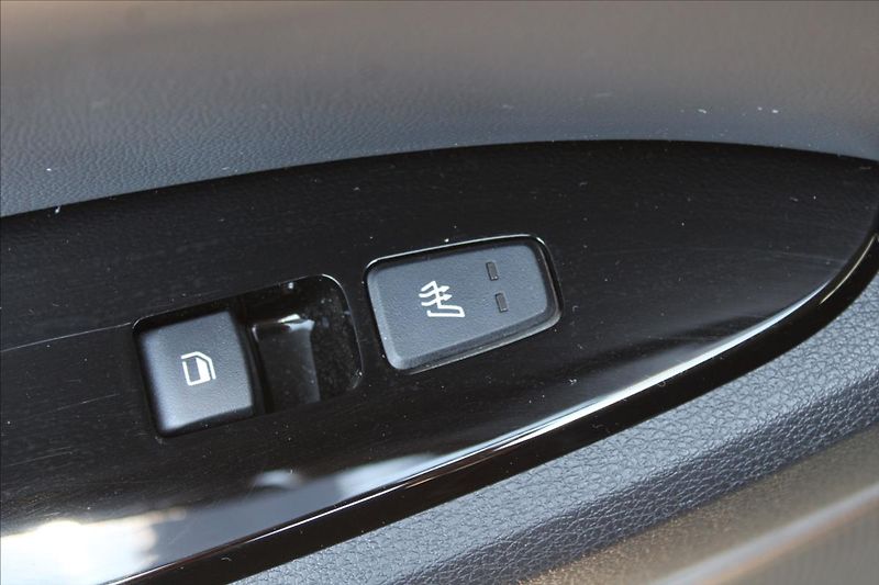 Kia Sportage 1,6 T-GDI  1MAJ,TOP,DPH,4X4 - fotka 30 z 40